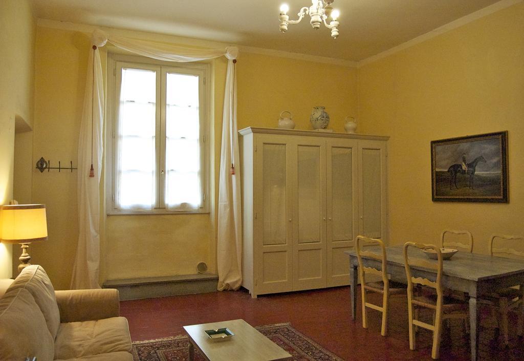 Palazzo Tucci Apartments Lucques Extérieur photo