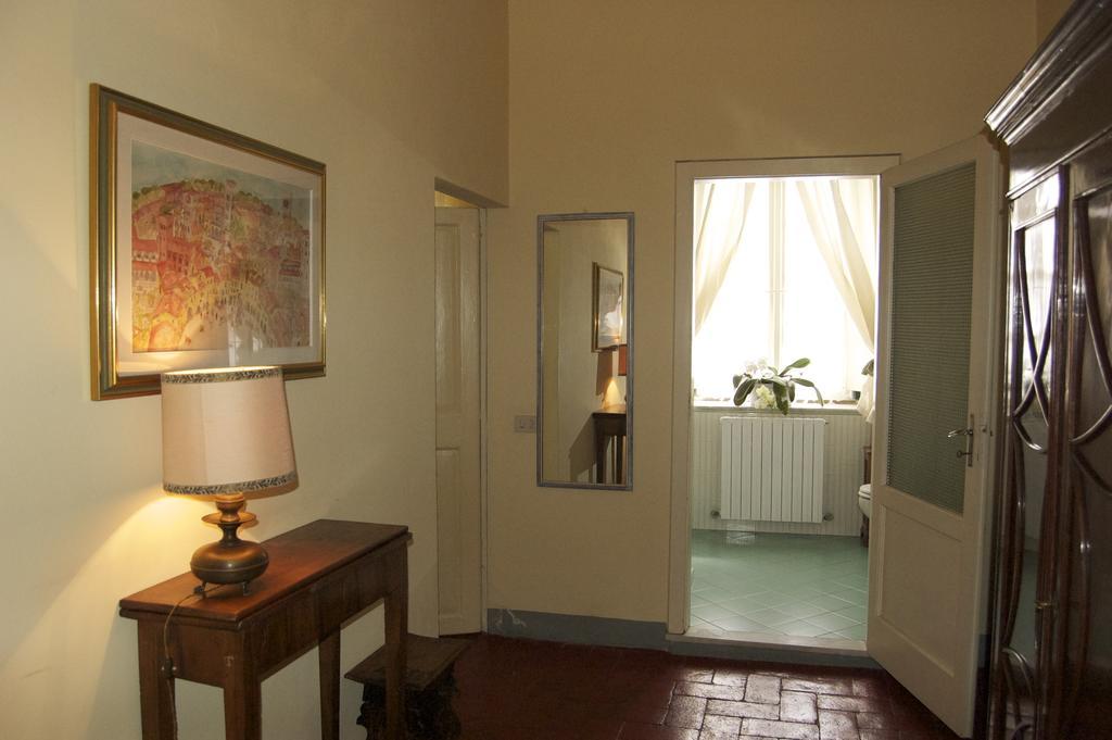 Palazzo Tucci Apartments Lucques Chambre photo