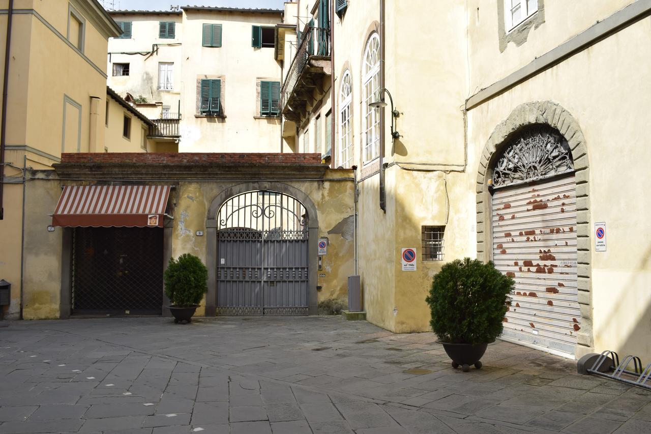 Palazzo Tucci Apartments Lucques Extérieur photo